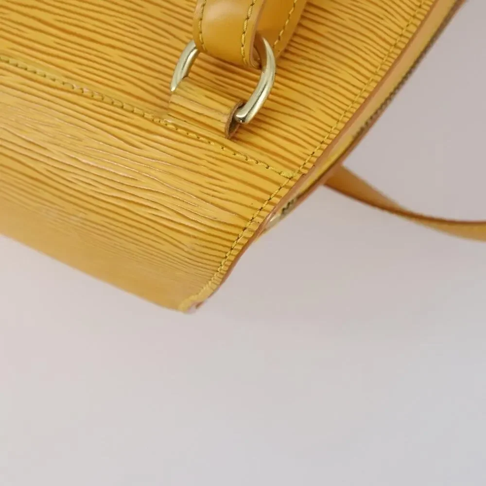 Louis Vuitton height 11